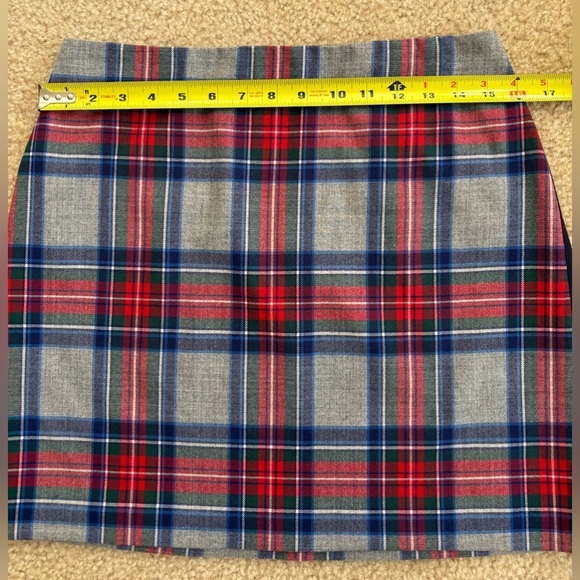 Vineyard Vines Plaid Mini Skirt Gray Red Navy Green Plaid Size 4 Wool Blend - Picture 7 of 8